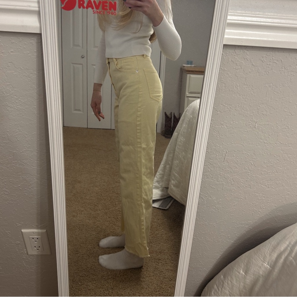 boohoo wide leg, light yellow pants